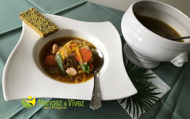 Soupe Miso aux légumes et saumon 